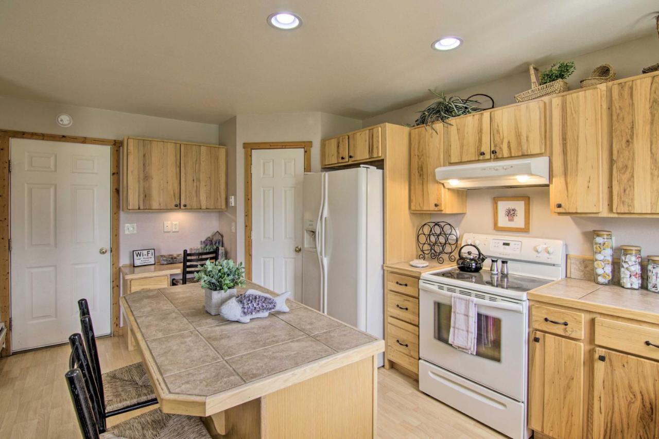 Airy Emigrant Townhome With Sweeping Mtn Views! Экстерьер фото