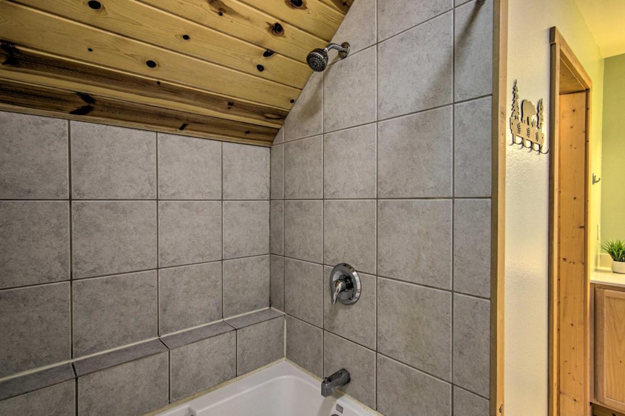 Airy Emigrant Townhome With Sweeping Mtn Views! Экстерьер фото